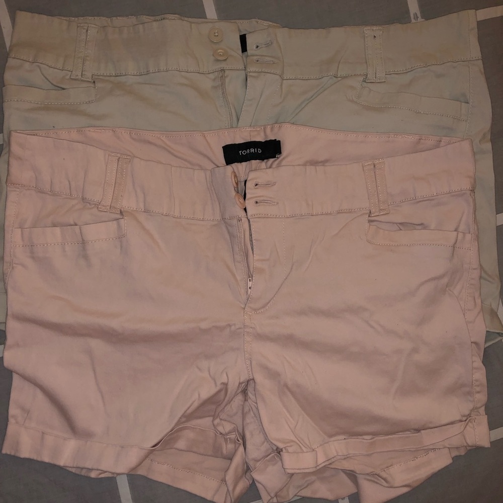 Torrid khaki shorts.